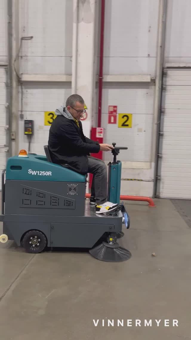 Подметальная машина VinnerMyer SW1250
