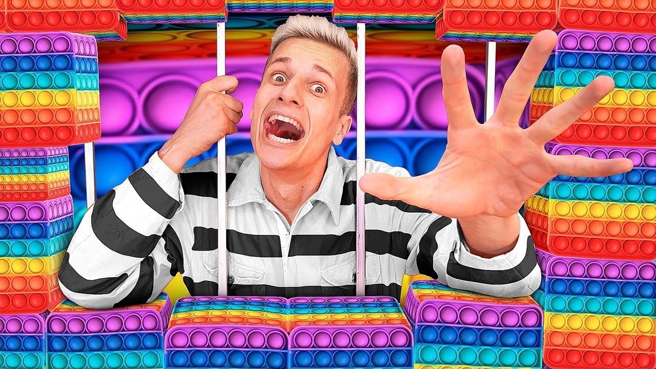 Побег из ПОП ИТ Тюрьмы Челлендж ! **24 часа в POP IT тюрьме**