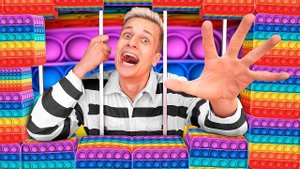 Побег из ПОП ИТ Тюрьмы Челлендж ! **24 часа в POP IT тюрьме**