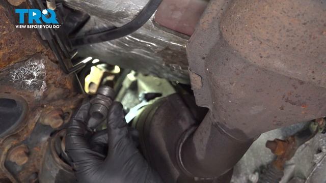 How to Replace EGR Tube 2003-2010 Mercury Grand Marquis смотреть онлайн