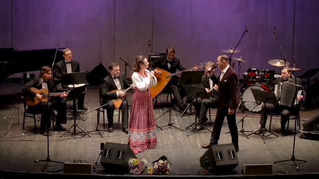 Софья Онопченко,Леонид Серебренников и Русские Струны "На тот большак" смотреть онлайн