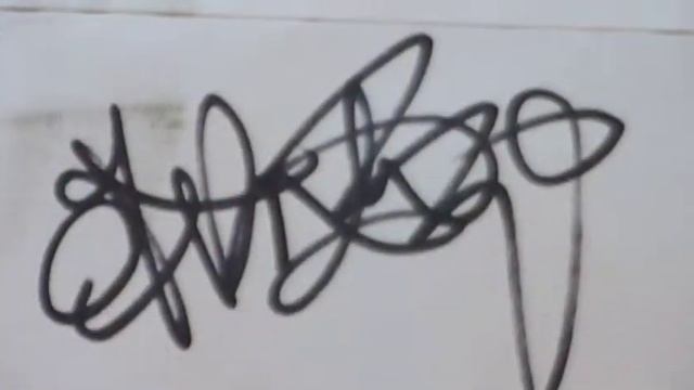 My Chemical Romance. Frank Iero Autographs. Oakland Concert. March 31, 2011 смотреть онлайн