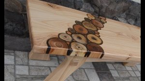 Скамья из ясеня с инкрустацией веточками фруктовых деревьев