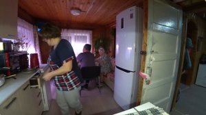 Что творится в «царстве государстве»  / Чья очередь ужинать ? / Кто последний ? Я за вами