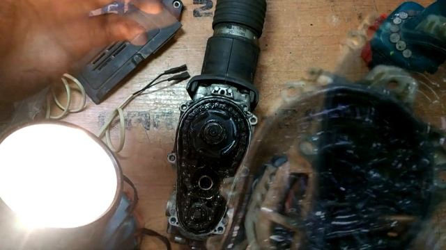 ОТБОЙНЫЙ МОЛОТОК DeWALT D25501 QS ПОИСК НЕИСПРАВНОСТИ, РАЗБИТ ПОДШИПНИК, ВЫРАБОТКА НА ВАЛУ, РЕМОНТ