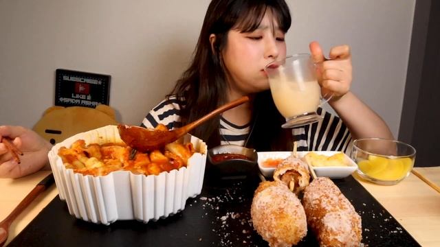 [SUB]엽떡먹방 & 핫도그먹방 핵꿀조합 먹방! TTEOKBOKKI CORNDOG MUKBANG ASMR REALSOUND