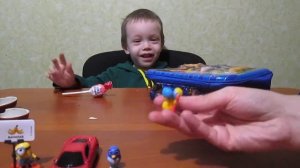 Игры для детей. Распаковка киндер сюрпризов.Обзор игрушек.Kinder. toy review