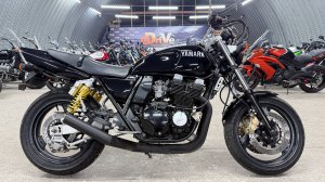 Обзор Yamaha XJR 400 |В НАЛИЧИИ|