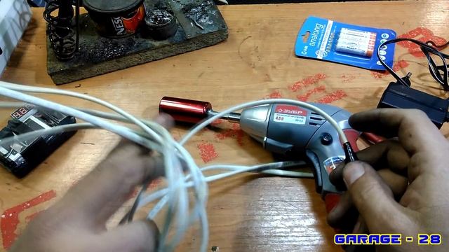 РЕМОНТ ШУРУПОВЁРТА ЗУБР 30-4,8 ЗАМЕНА АККУМУЛЯТОРОВ AAA DIY