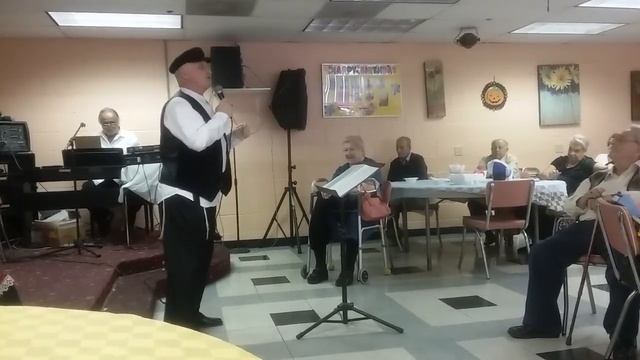 Идиш песня Шейн ви де Левунэ смотреть онлайн