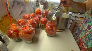 Помидоры и огурцы ДОСТАЛИ / Зимой решим чей рецепт лучше  / Строители как заводные 27 июля 2021 г.