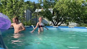 ВЛОГ Все в бассейн / Цветёт всё и сразу  / Обрили Женю / Стригу собаку 18 июня 2020 г.