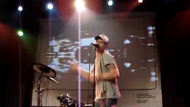 Dolphin - Собака (HQ-live@O2TV, 09/03/07) смотреть онлайн