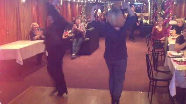 ЦЫГАНОЧКА ДВЕ ГИТАРЫ смотреть онлайн