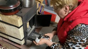 «Пляски» вокруг печки / Выпросила подарок у Любаши  / Борис увидел в колодце 13 апреля 2021 г.