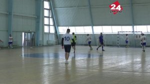 Футбольное поле разделили врачи и пациенты