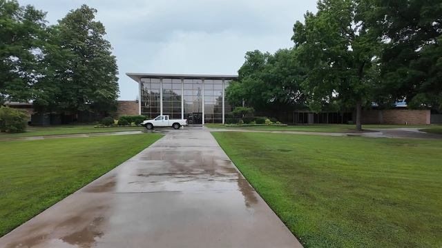 Необычная Талса: Госпиталь-небоскреб и футуристический университет которые велел построить Бог