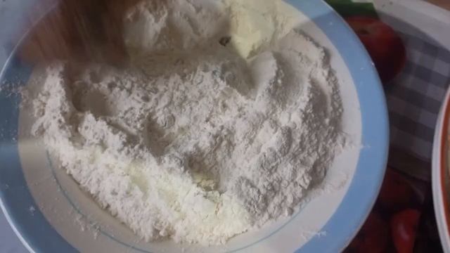 жареная рыба необычного вкуса хрустящая снаружи сочная внутри