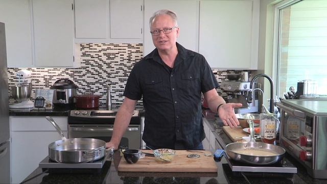 Pan Seared Chicken with Gravy, Mashed Potatoes, and Honey Glazed Carrots смотреть онлайн
