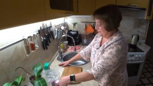 Сломались часы / Разбила телефон / Готовлю подарки / Пробую колбаску 16 ноября 2022 г.