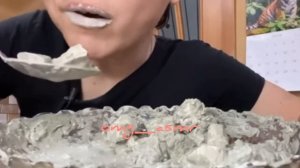 мокрый мел в пасте из глины