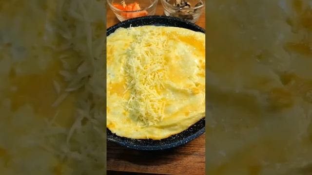 Яичный рулет с грибами        #бризоль #рулет #вкусныйзавтрак #вкуснаяеда