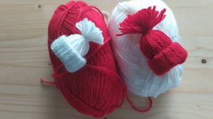 Как просто сделать игрушку на елку мини шапочку. Шапочка из пряжи без вязания