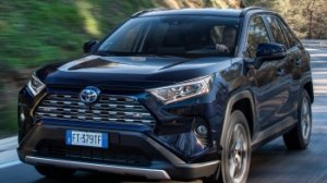 Новый Toyota RAV4 2025 доступен в РФ: цена лишь немного выше, чем на Lada Vesta