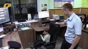 5-ЛЕТНИЙ МАЛЬЧИК ПОБЫВАЛ С ЭКСКУРСИЕЙ В ОТДЕЛЕНИИ ПОЛИЦИИ