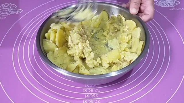 Чебуреки с картофелем. Чебуреки только так готовлю 💯лучший рецепт. Выходит с первого раза.
