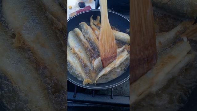 Вкуснючая жареная корюшка😋