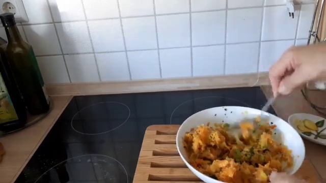 Как приготовить картофельные зразы с кабачково-морковной начинкой . Бюджетное блюдо.