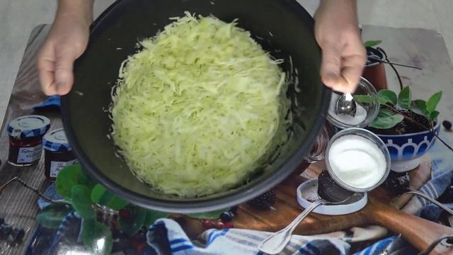 Пикантная маринованная капуста за 15 минут: Вкус, который вас удивит!