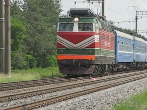 ЧС4Т-600 (БЧ, ТЧ-1 Минск-Сорт., "Александр Ладутько") с поездом  №51 СПб - Брест (БЧ)