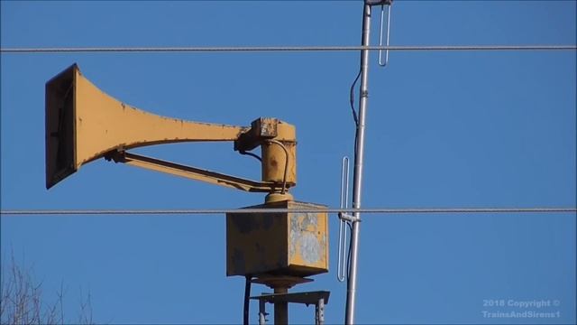 Thunderbolt 1003 Siren Test - Hi-Lo (One Solenoid Box Not Working) - Silverstreet, SC смотреть онлайн