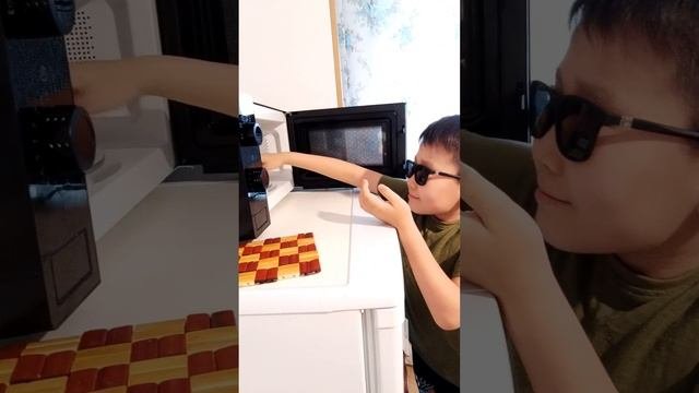 Научу вас делать бутерброды с сыром в микроволновке