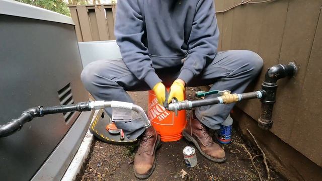 Installing Gas Pipe смотреть онлайн