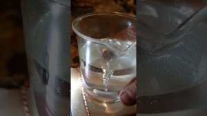 Выделение серебра из раствора медью.