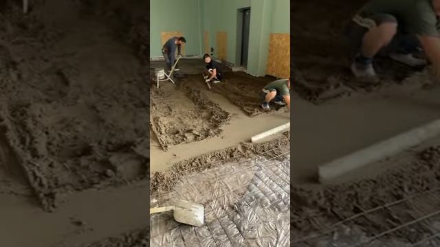 Установка маяков. ПОЛУСУХАЯ СТЯЖКА МОСКВА от СК ПОЛМОНТАЖ #shorts #москва #стяжка #стяжкамосква смотреть онлайн