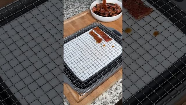 Stop wasting money!! Try this Black Pepper Beef Jerky recipe instead! #smoked #recipe #jerky #beef