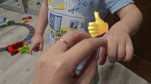 Лечим пальчик. Оказание первой помощи при ушибе.