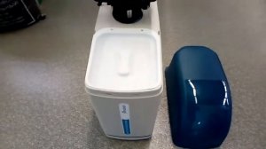 Самый узкий умягчитель воды кабинетного типа