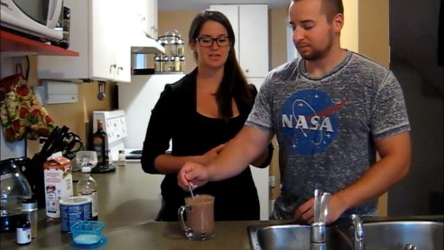Homemade Hot Chocolate, low-carb, keto-friendly (Dairy-Free option)