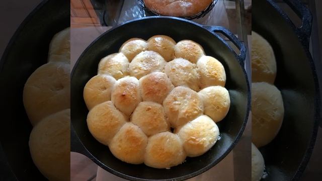 Sourdough Dinner Rolls ~ Cast-Iron Skillet Style