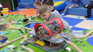 Came with the child to play with a train on the children's railway