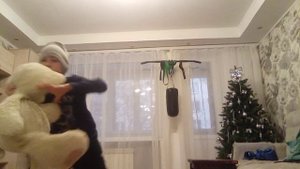 Матвей караулит Деда Мороза