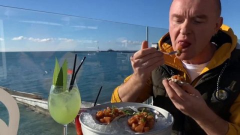 Тар-тар из кижуча с мусом из авакадо. #тартар #деликатесы #фудблогер #фудблог #еданедома