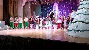 "Новогодний секрет" муз. А. Ольханского.