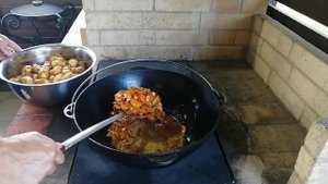 Хорциани в казане.