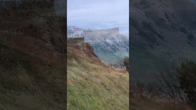 В Севастополе, Фиолент второй день шторм. высота волны достигает 2.5 метра